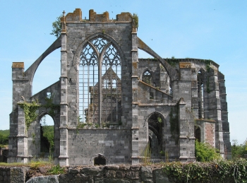 resti dell'abbazia di aulne